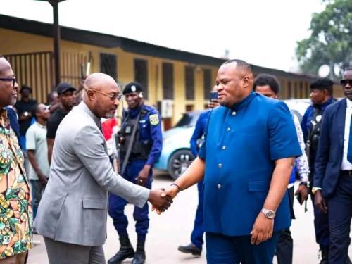 Kinshasa : 280 agents formés avant le déploiement de 3 500 auxiliaires sur les routes.