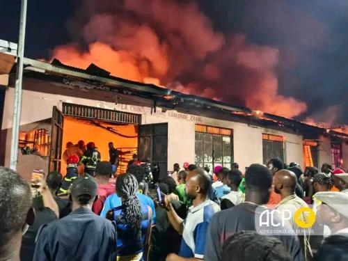 Kinshasa : six magasins ravagés par un incendie près du marché Zando.