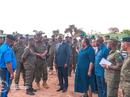 Haut-Katanga : Guy Kabombo inspecte la 22ᵉ région militaire des FARDC à Lubumbashi et à Kasumbalesa