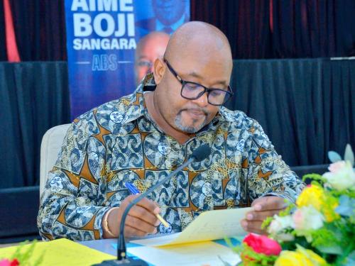 Début de la campagne électorale  à l’Assemblée nationale : le candidat Aimé BOJI lance les consultations avec les députés nationaux.