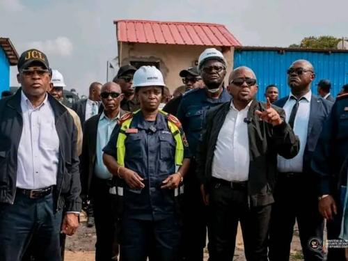 Jacquemin Shabani encourage les nouvelles recrues de la Police nationale.