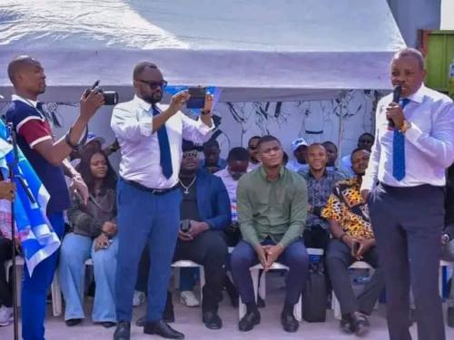 POLITIQUE: Mike Mukebayi investi officiellement  comme Coordonnateur d'ensemble pour la République ville de Kinshasa.