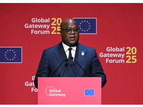 Diplomatie : Félix Tshisekedi tend la main à Paul Kagame.