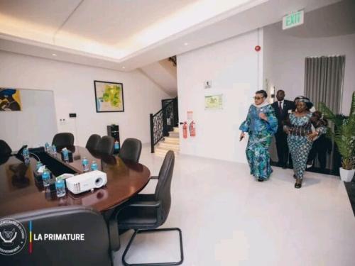 RDC: La première ministre Judith Suminwa Judith Suminwa visite le nouveau siège de la représentation diplomatique de la RDC aux Émirats Arabes Unis.