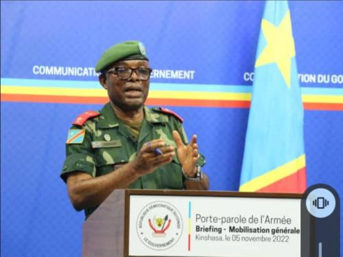 FARDC : le général Sylvain Ekenge suspendu de ses fonctions.